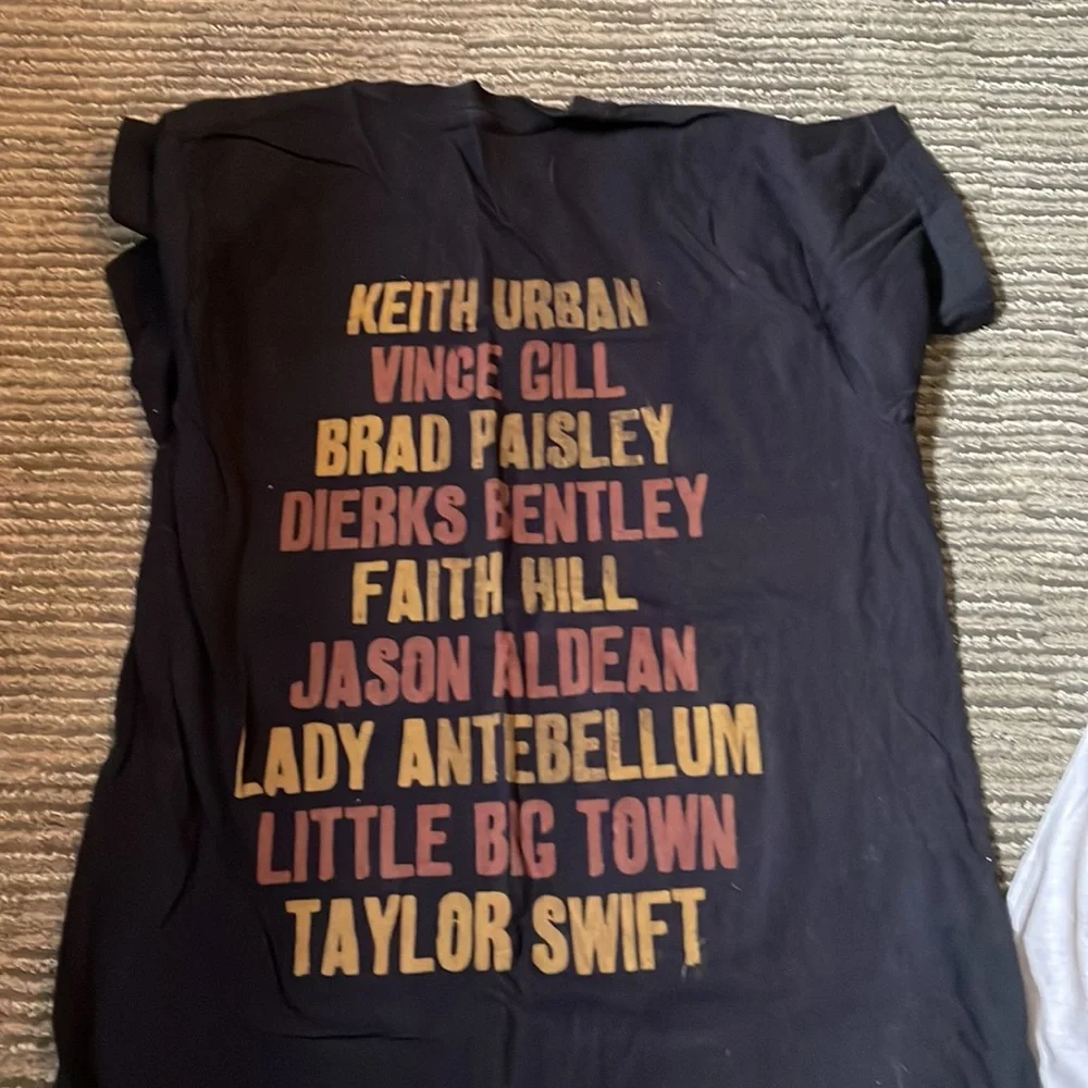 Keith Urban lot (sorry… no actual Keith ♥️) - Picture 4 of 4